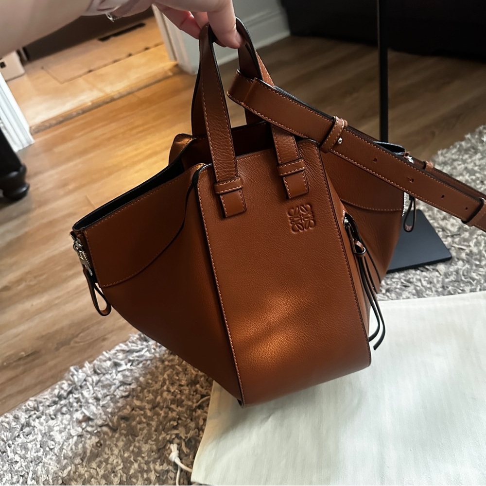 Authentic Loewe's iconic Hammock shoulder bag - Picture 5 of 16
